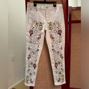 Venus white jeans size 6